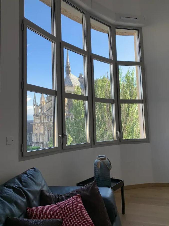 Loft Des Sacres - Vue Unique Sur La Cathedrale Apartment Реймс Екстериор снимка