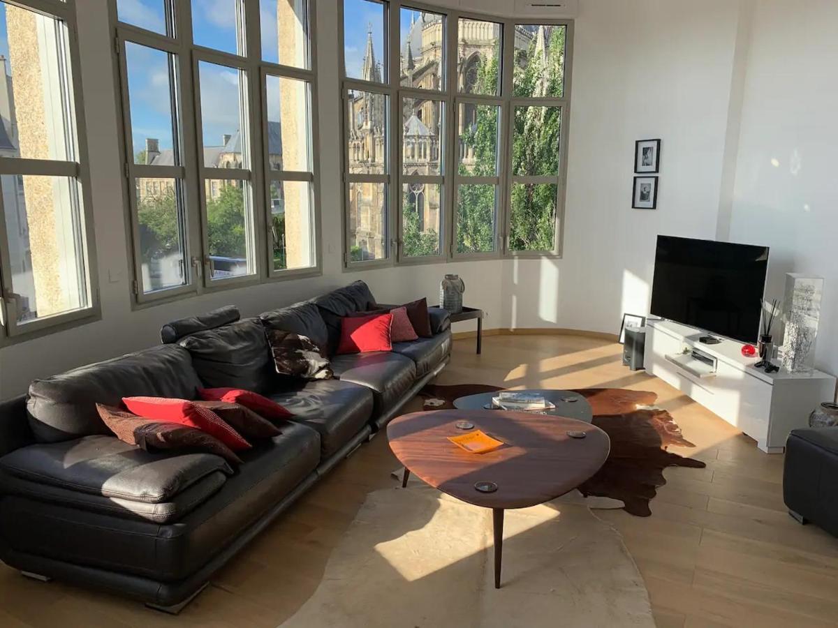 Loft Des Sacres - Vue Unique Sur La Cathedrale Apartment Реймс Екстериор снимка